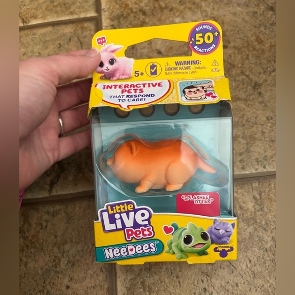 NIB *Bundle* Little Live Pets Surprise Chick and Splashy Otter - Picture 4 of 6